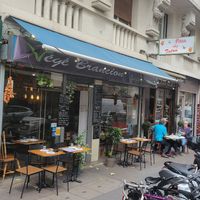 Así se ve desde afuera. at Vege - Brancion in Paris