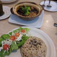 Slow Braised Vinegar Ginger - RM13.90 (comes with rice)
HIGHLY RECOMMEND THIS! Fragrant and very flavourful! Strong with lots ginger and vinegar, and well balanced! Very impressed and absolutely loved this. at The Leaf 绿叶坊 - Georgetown in Penang