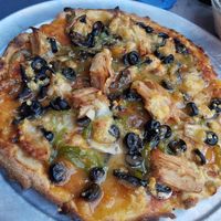 Vegan pizza with fake chicken at Marruzella in Jerez