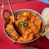 Curry mit Kartoffeln und Tomaten dazu Reis at Yarsagumba in Funchal