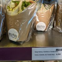 Hummus wrap at Deli&Cia - OPO in Porto