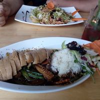 Knuspriges Hühnchen Soyasoße (vegan), Udonnudeln Hoisin Soße at Veganam in Kiel