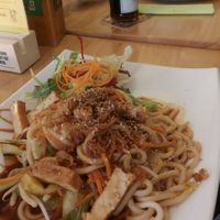 Udonnudeln mit Tofu at Veganam in Kiel