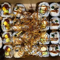 Tabla 32 piezas de sushi at Konoha in Rosario