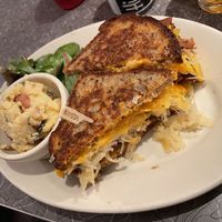 Sandwich „the Reuben"  at Veggie Galaxy in Cambridge