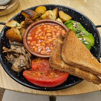 Vegan English breakfast at Billy Brunch Sevilla in Sevilla