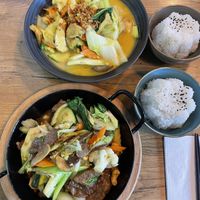 Gemüse mit Sojaschnetzel und gelbes Curry  at Vevi Restaurant II in Vienna