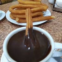 Merienda / Churros con chocolate a la taza vegano at Formula Nietos in Madrid