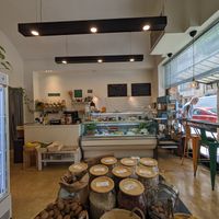 4 or 5 seats for sit in coffee, but otherwise takeaway at Suculenta- Alimentos de Origen Vegetal in Bilbao