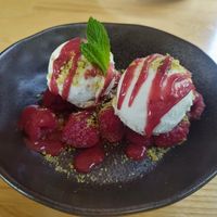 Raspberry sundae at Christmas Hills Raspberry Farm Café in Elizabeth Town