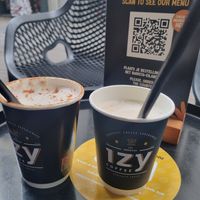 Hazelnoten choc latte en een macadamian hotty....🥰 at IzyCoffee - Langemunt in Ghent