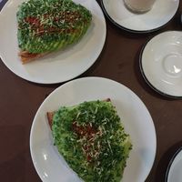 avocado bread (very difficult to cut) at mehlwassersalz in Frankfurt