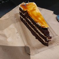 Chocolate Caramel Cake at Hoppenworth & Ploch - Markt in Frankfurt