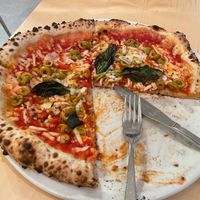 Munched with a knife and fork due to the people beside me doing the same at Nina Pizza - St-Jean-Baptiste in Quebec