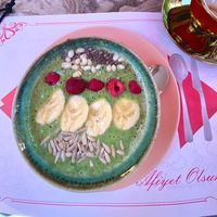 Matcha Spinach Smoothiebowl   at LEVEL - Vegan & Gluten Free in Antalya