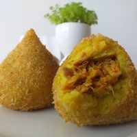 Temos coxinhas, diversos salgados , doces e tortas, além de produtos de empório.  at Ubá Empório e Café  in Paranagua