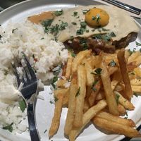 Bitoque com “ovo"  at A Minha Avó in Lisbon