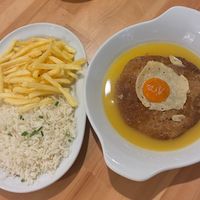 Bitoque com “ovo"  at A Minha Avó in Lisbon