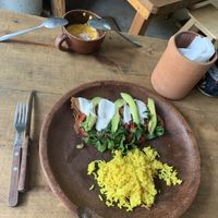 Vegan omelette & mango lassi  at La Colmena in Mazunte