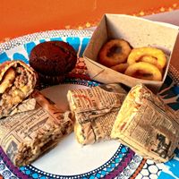 Tacos Fermier (nuggets) + Tacos Triple O (minced fake meat) + Onion rings + Chocolate Muffin at V-Tacos in Paris