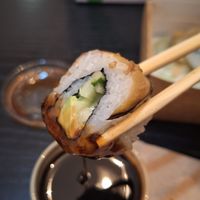 También viene con esta salsa dulce 👌🏻
Nasu Roll 🍣🍣🍣🔥 at Vegan On Polanco in Mexico City