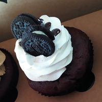 Vegan Oreo cupcake at Baking Bees in Castelfranco Veneto