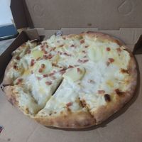 Un peu vide, non ? at Pidz in Paris