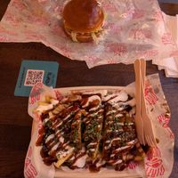 Garlic burger and garlic loaded fries at Dirty Vegan - Barcode Street Food in Oslo