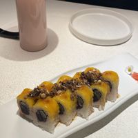 Uramaki de mango  at MUDRA Plant Based  in Madrid