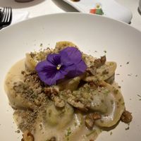 Tortellinis de guisantes   at MUDRA Plant Based  in Madrid