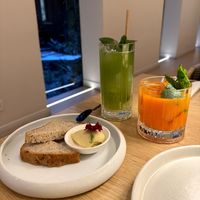 Alcohol-free cocktails: Green paradise + Naranja style at MUDRA Plant Based  in Madrid