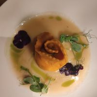 Nos regalaron menú degustación y estaba todo buenísimo at MUDRA Plant Based  in Madrid