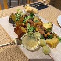 Vegan cheese platter at Amberes The Vegetarian Wine And Cocktail Bar in Valencia