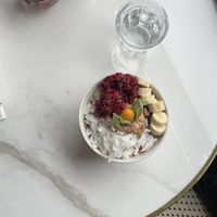 Super leckere açai bowl   at Oslo Raw Frogner in Oslo