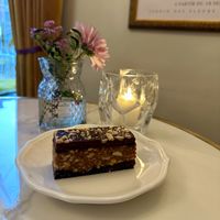 Snickers Raw Cake  at Oslo Raw Frogner in Oslo