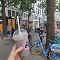 Blue magic at Joe & The Juice in Antwerpen