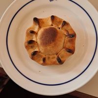 a única opção vegana não é muito saborosa e também não é explícito no cardápio quais são os ingredientes, por isso não é possível confirmar se é vegano e pelo mesmo  at Pastéis de Belém in Lisbon