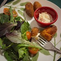 Vegan -Sweet potato croquettes with aioli at La Seda Veggie Kitchen Restaurante Vegetariano in Elche