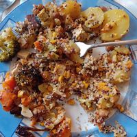 Lovely vegan mesh of vegetables with smokey tofu and quinoa at Oh K-fée d'Mj in Nantes