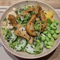 Vegan poké bowl 🥣 at POKAWA in Amiens