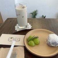 Milk tea and lamington cake   at Bgomi in Seoul