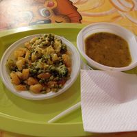 Soup and main dish at Klub Makrovega in Rijeka