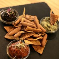 Nachos caseros con delicias veganas. at La Favorita Bar in Alicante