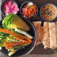 Gemüsesticks mit Vegan Majo, Guacamole und Baba Ganoush at Negre in Mallorca