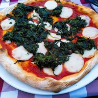 Good vegan Pizza with Mozerella at Höfler's 5 in Bad Toelz