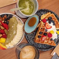 Echt alles total lecker: Auckland's Favorit, Cheat Day, Matcha Latte und Pistazien Latte (beides mit Hafermilch) at Auckland Coffee in Nuremberg