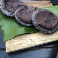 The tortillas and frijoles that came with my pibil  at Apapacho in Lo De Marcos