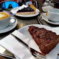 Kirsch-Schoko und Blaubeer-Käsekuchen at Cafe Bellevue in Darmstadt