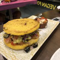 Arepa vegana  at Más Que la Cresta in Cadiz