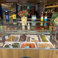 Main case, facing the street. at Artisti del Vegetariano in Milan